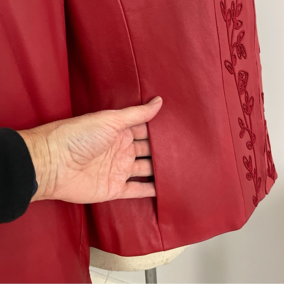 Jones New York Leather Jacket Embroidered Floral Size 8 Red Zip Lined Pockets - Picture 7 of 13